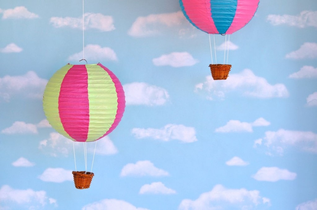 DIY Hot Air Balloons from Paper Lanterns Make Life Lovely