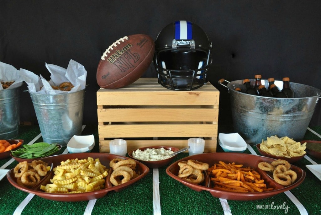 https://www.makelifelovely.com/wp-content/uploads/2015/01/Super-Bowl-Football-Party-Ideas.jpg