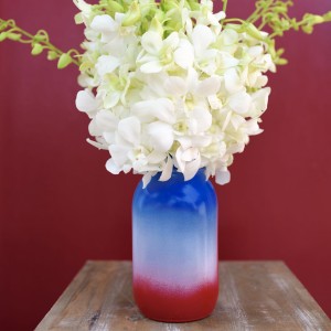 Patriotic mason jar vase DIY for the Fourth of July