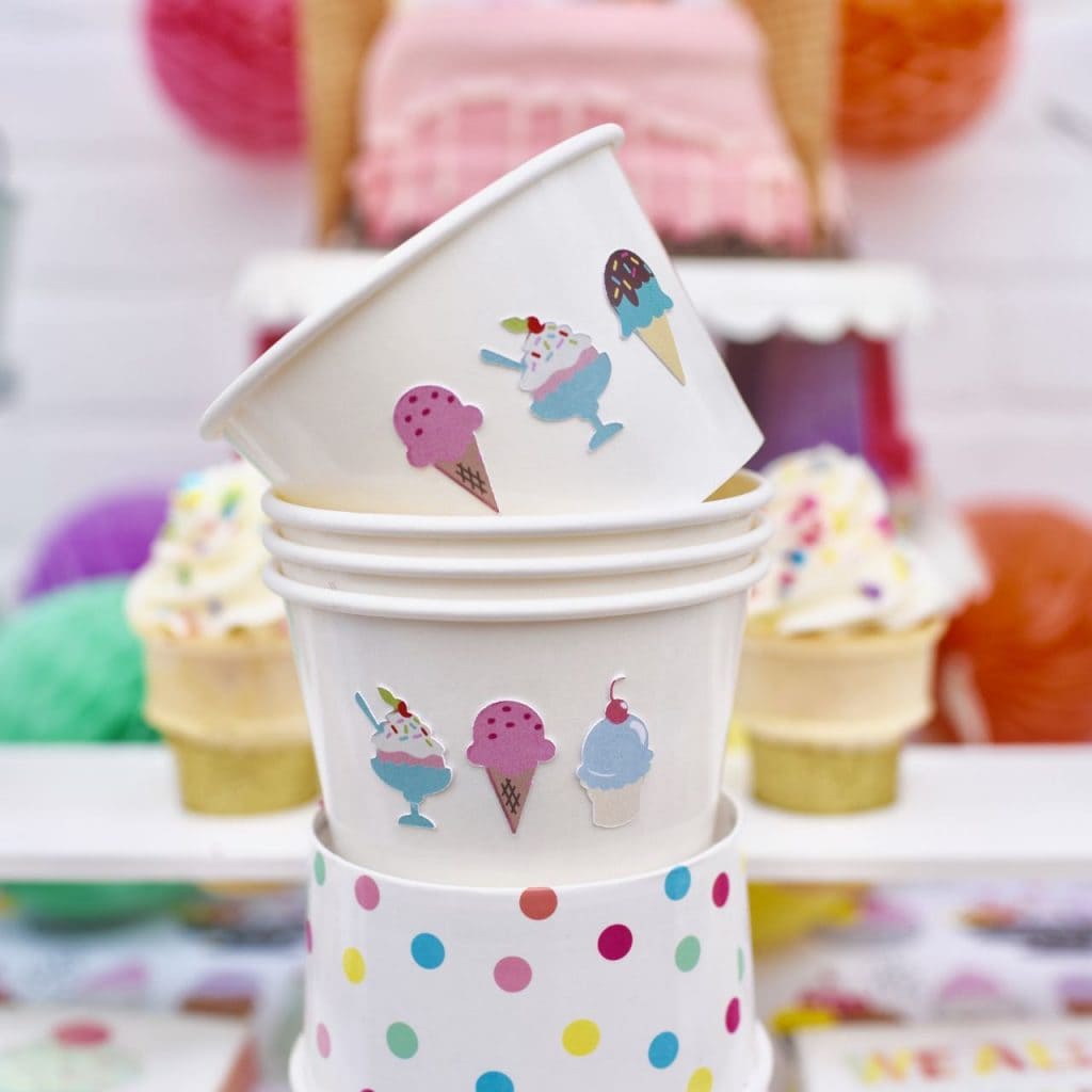 Ice cream cups tutorial for an ice cream party with Cricut Explore and