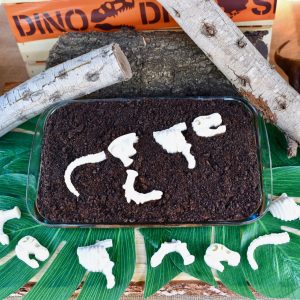 Dinosaur dig cake at dinosaur party