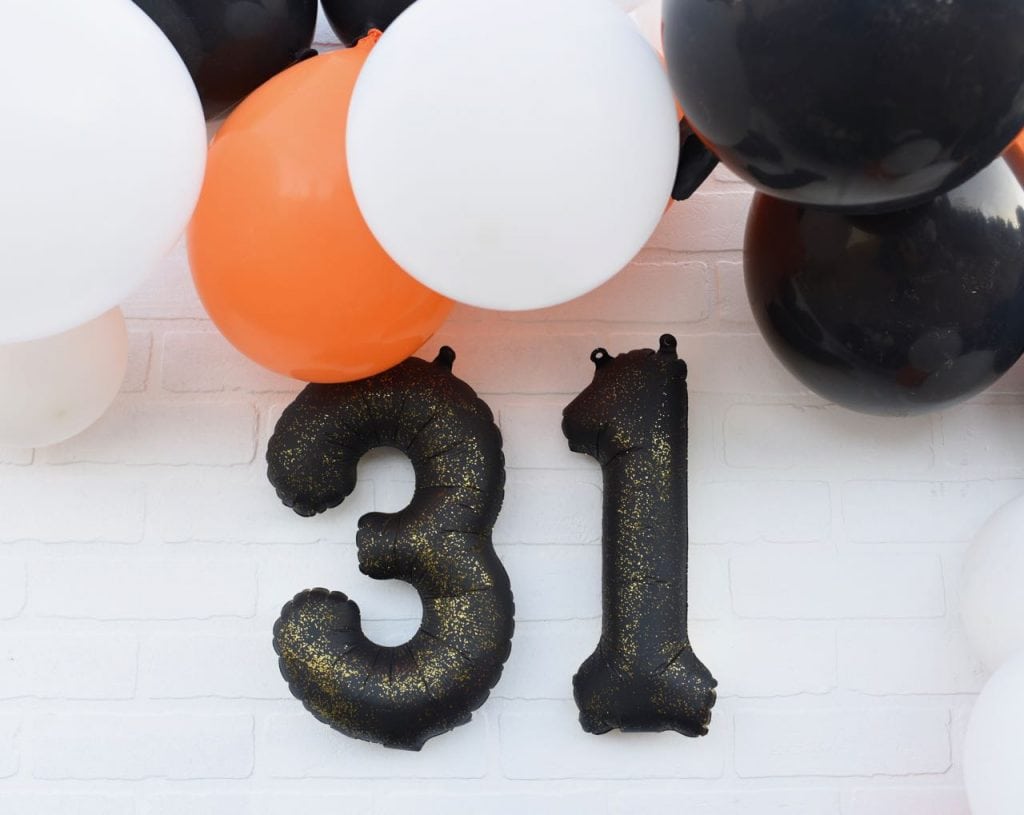 Halloween movie night party baloons