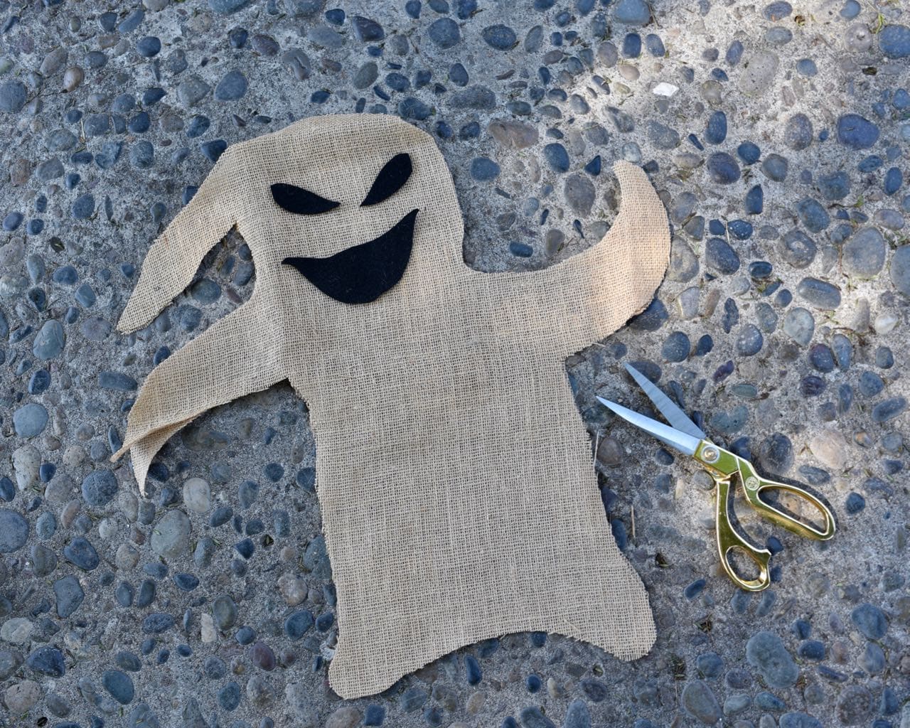 DIY Oogie Boogie Bug Platter.