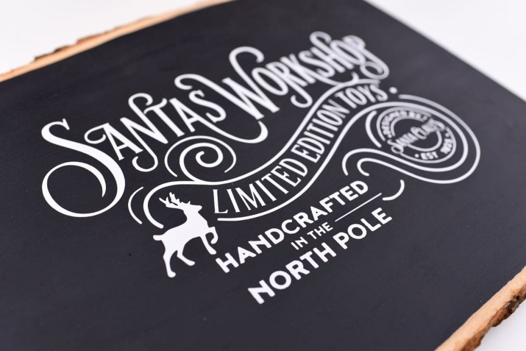 Christmas sign with vinyl and Cricut Explore Air 2