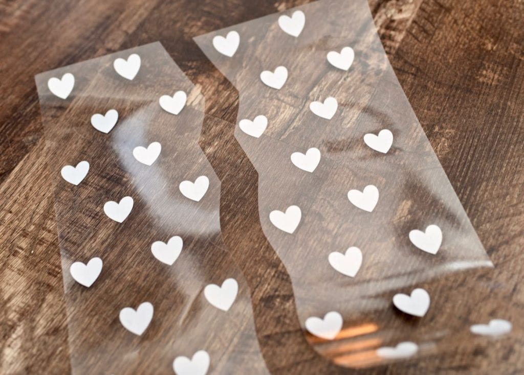 DIY burp cloths tutorial with heat transfer vinyl htv