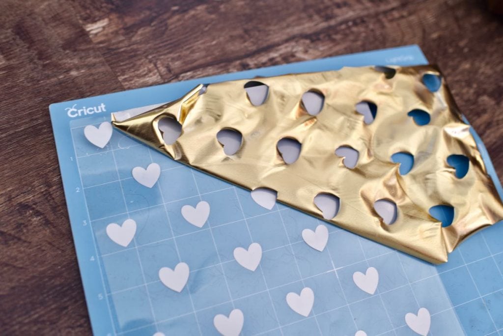 DIY Burp Cloths with Heat Transfer Vinyl + Cricut Make Life Lovely