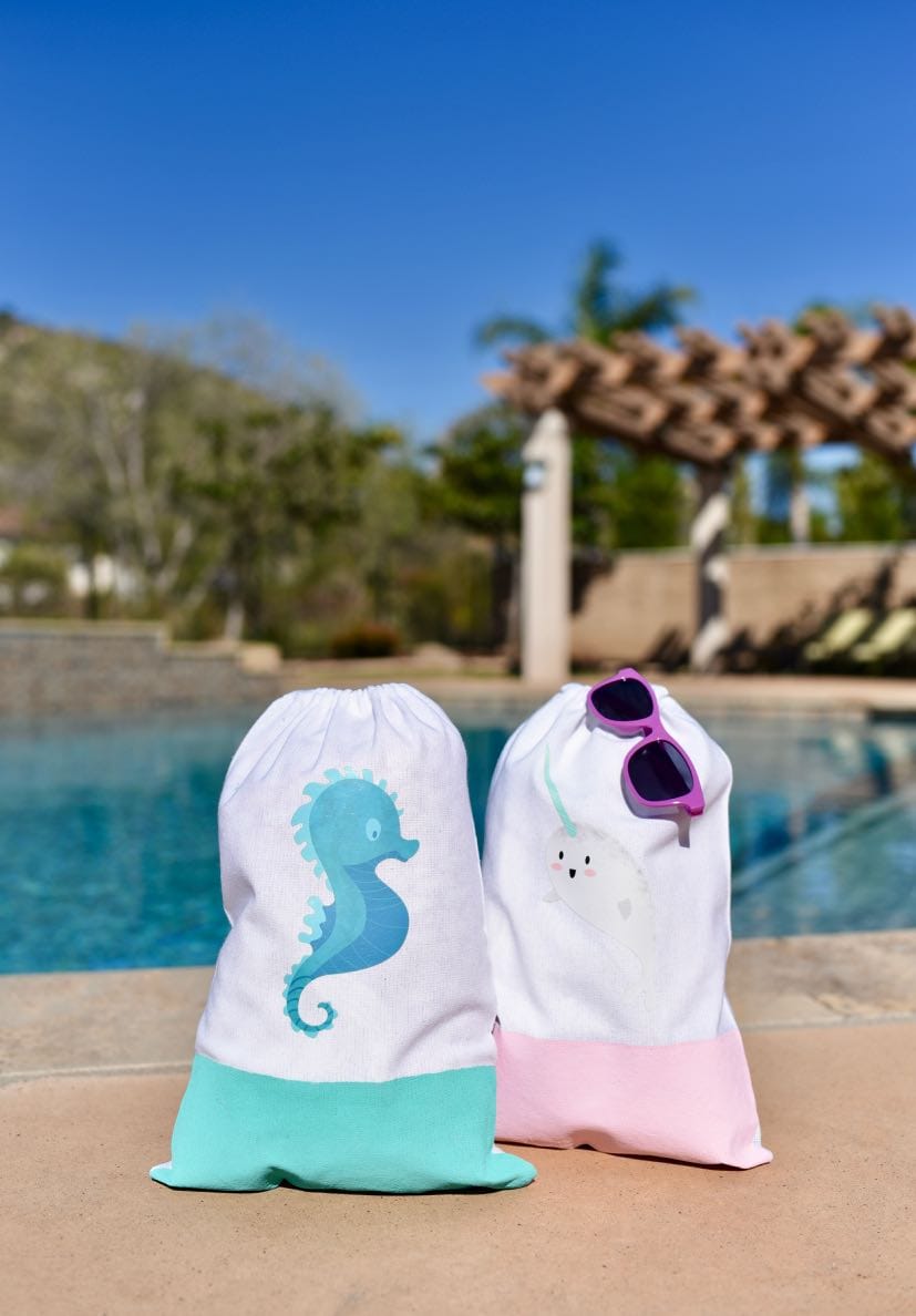 Beach bag DIY. Make cute beach bags this summer in less than 5 minutes