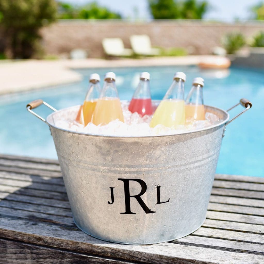 DIY monogram ice bucket with vinyl and Cricut machine. Personalize your
