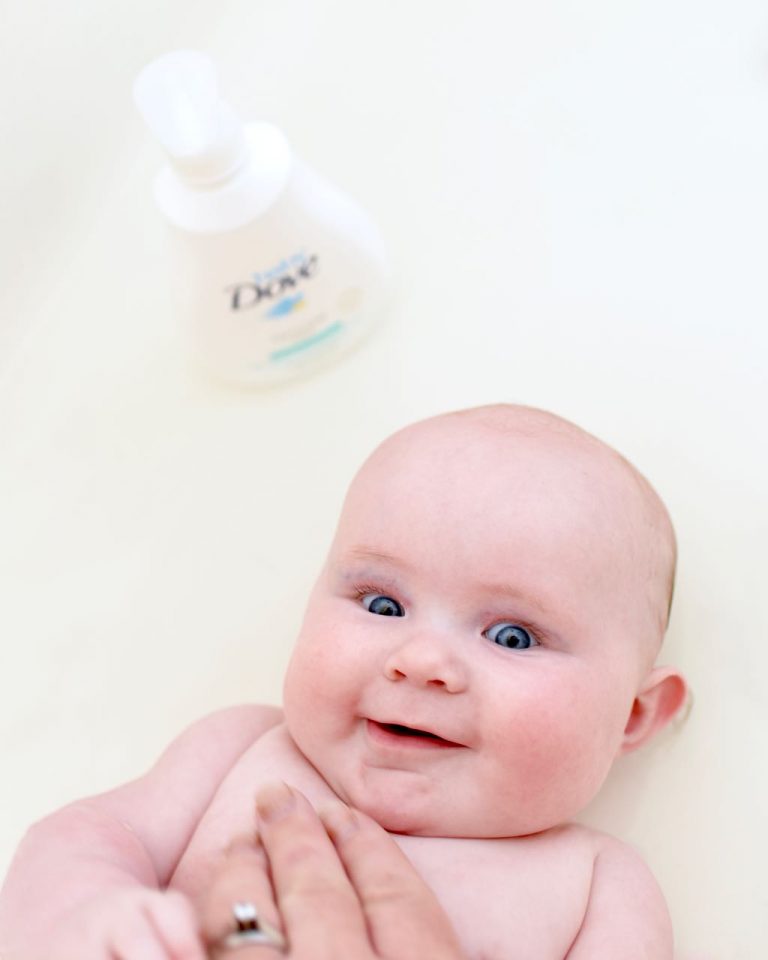 How to Bathe a Baby Make Life Lovely