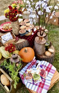Fall picnic table decorations