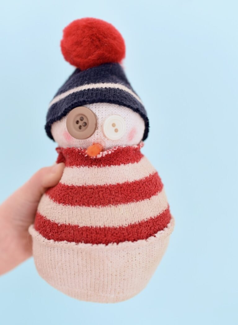 How to Make the CUTEST Sock Snowman in Minutes! Make Life Lovely