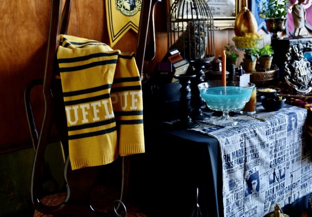 yellow Hufflepuff scarf