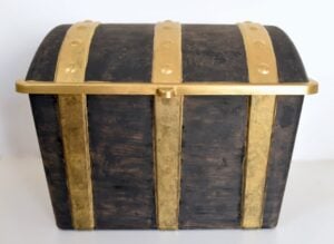 painted treasure chest makeover