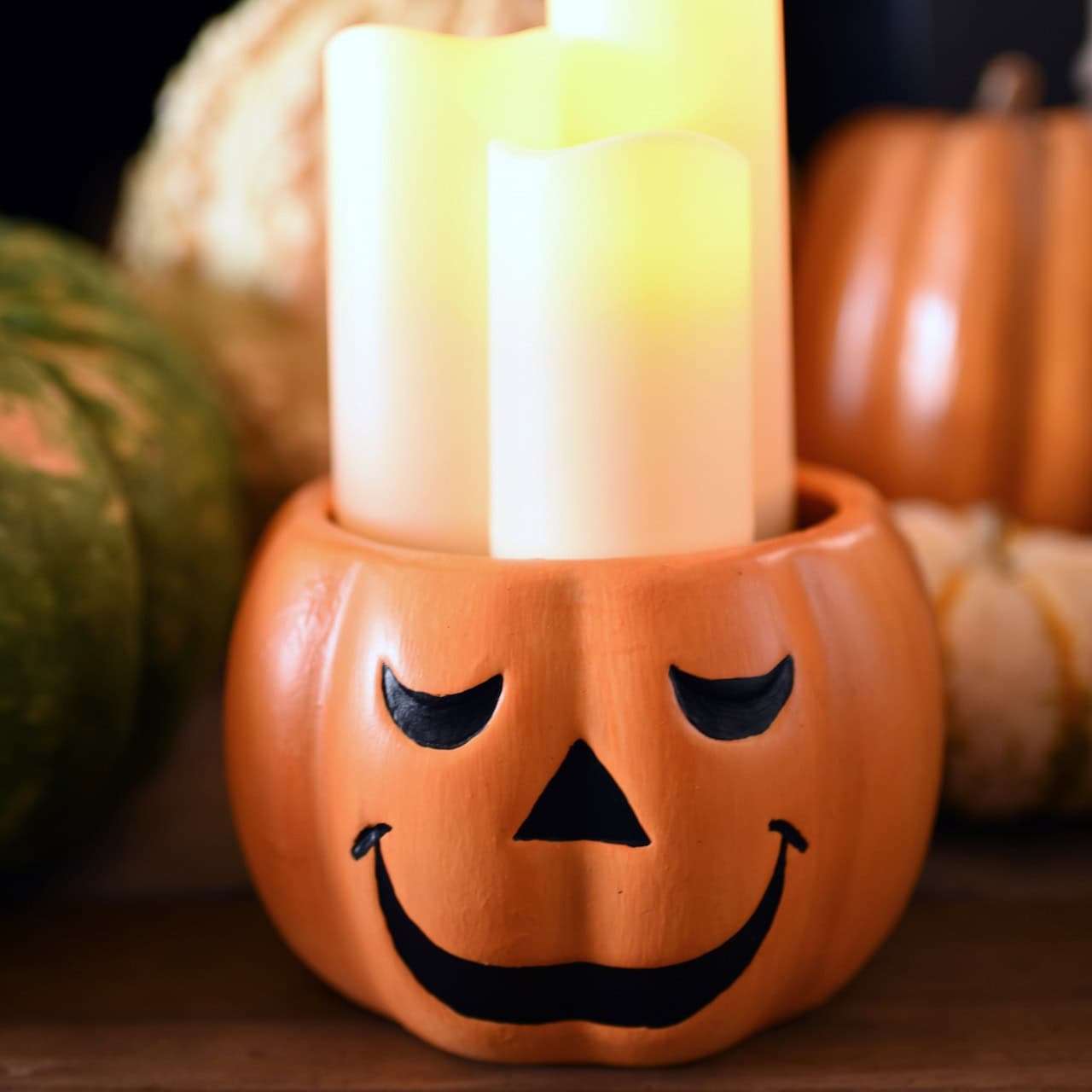 How to Make a Light Up Pumpkin {For Under $10!}